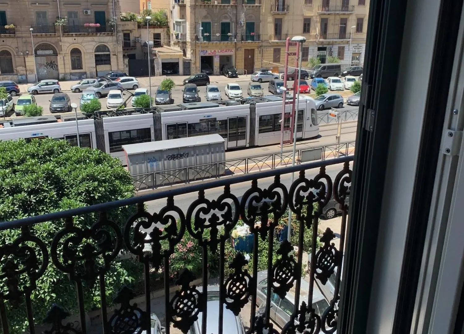 Central Station Palermo 0*,